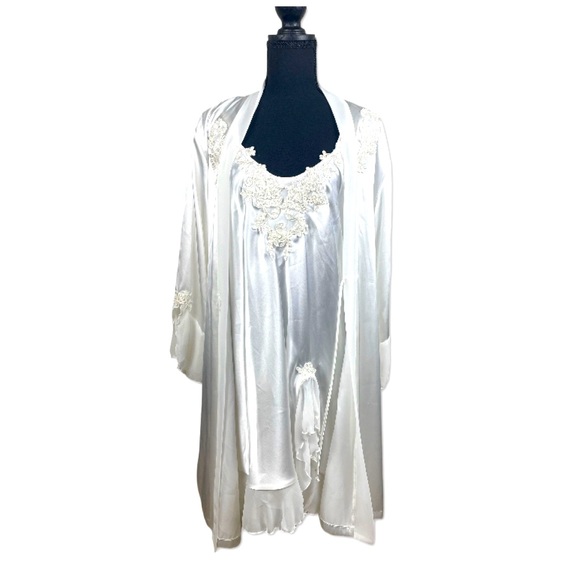Linea Donatella Other - Linea Donatella Women's L/XL Bridal Robe Nightgown Set White Beaded Pearl Lace.